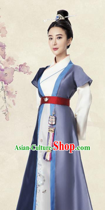 Ancient Chinese Ming Dynasty Embroidered Dress Swordswoman Replica Costume for Women
