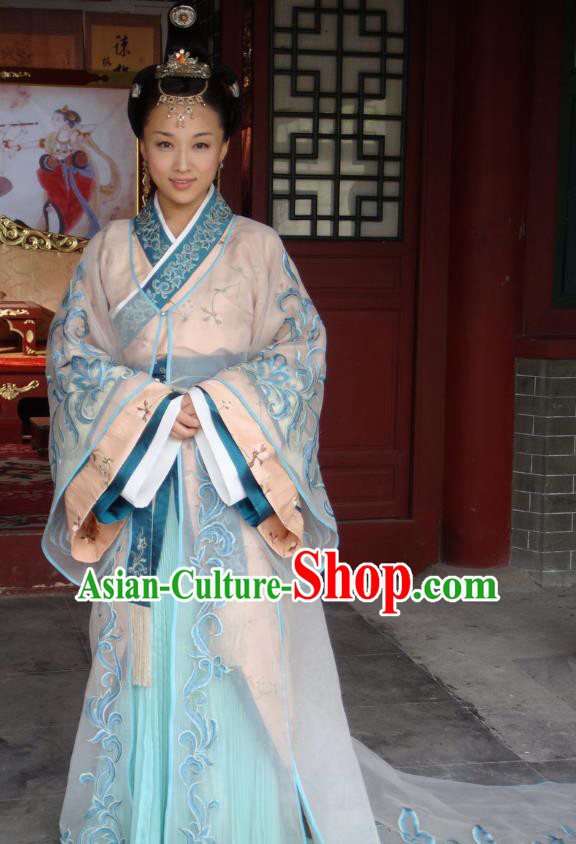 Chinese Traditional Tang Dynasty Princess Embroidered Dress Palace Replica Costume for Women
