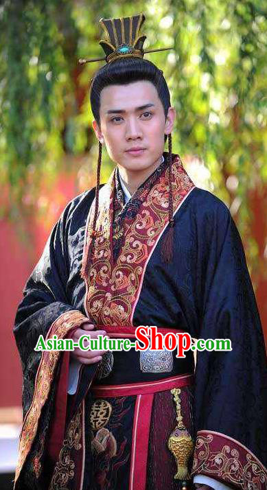 Chinese Ancient Tang Dynasty Royal Highness Shou Li Mao Embroidered Replica Costume for Men