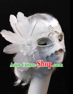 Halloween Exaggerated White Feather Face Mask Venice Fancy Ball Props Catwalks Accessories Christmas Masks