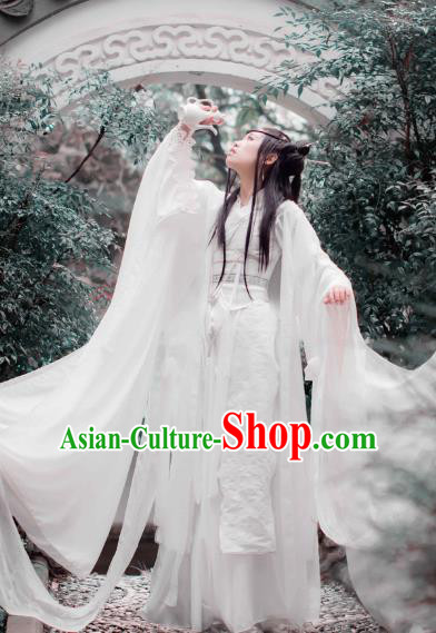 Chinese Ancient Cosplay Knight Costume Han Dynasty Swordswoman Embroidered White Hanfu Dress for Women