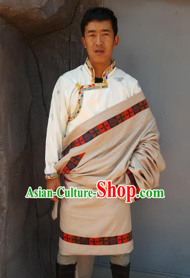 Chinese Traditional Zang Nationality Male Beige Costume, China Tibetan Heishui Dance Ethnic Clothing for Men