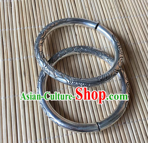 Handmade Chinese Miao Nationality Carving Lotus Seed Sliver Bracelet Traditional Hmong Bangle for Women