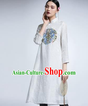Chinese Traditional Tang Suit Embroidered White Cheongsam China National Qipao Dress for Women