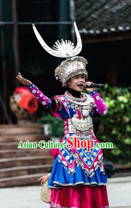 Chinese Traditional Miao Nationality Dance Embroidered Wedding Costumes and Headpiece for Women