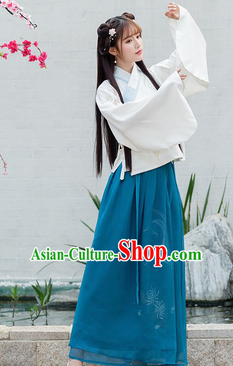 Chinese Ancient Ming Dynasty Princess Green Hanfu Dress Embroidered Costume for Rich Women