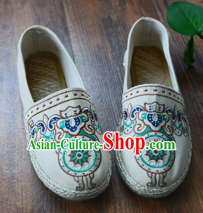 Chinese Traditional Hanfu Shoes Ancient Martial Arts Shoes Embroidered White Shoes for Women
