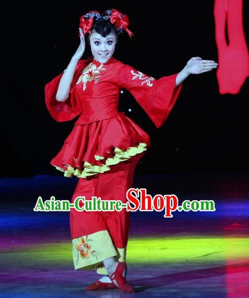 Chinese Traditional Folk Dance Red Costumes Group Dance Stage Performance Clothing for Women