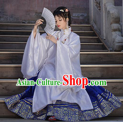 Asian Chinese Ming Dynasty Court Countess White Hanfu Dress Traditional Ancient Imperial Concubine Costumes for Women