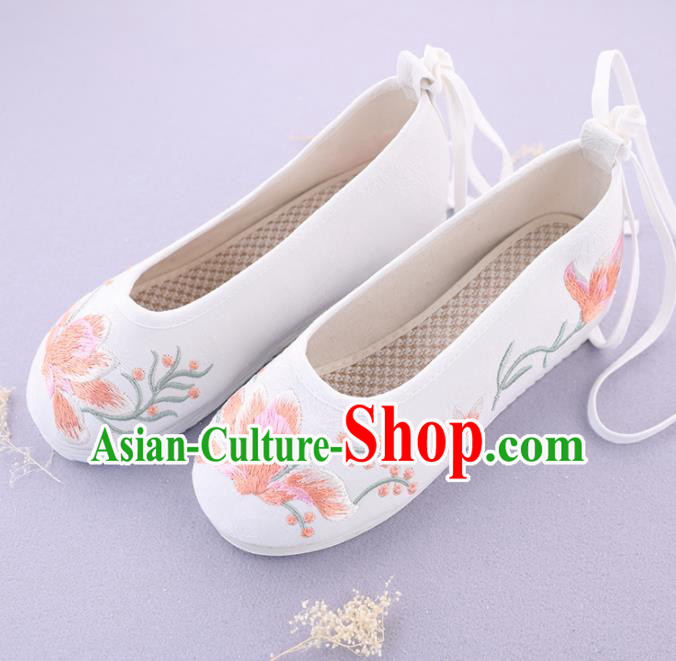 Traditional Chinese Ancient Princess Embroidered Magnolia White Shoes Cloth Shoes Handmade Hanfu Shoes for Women
