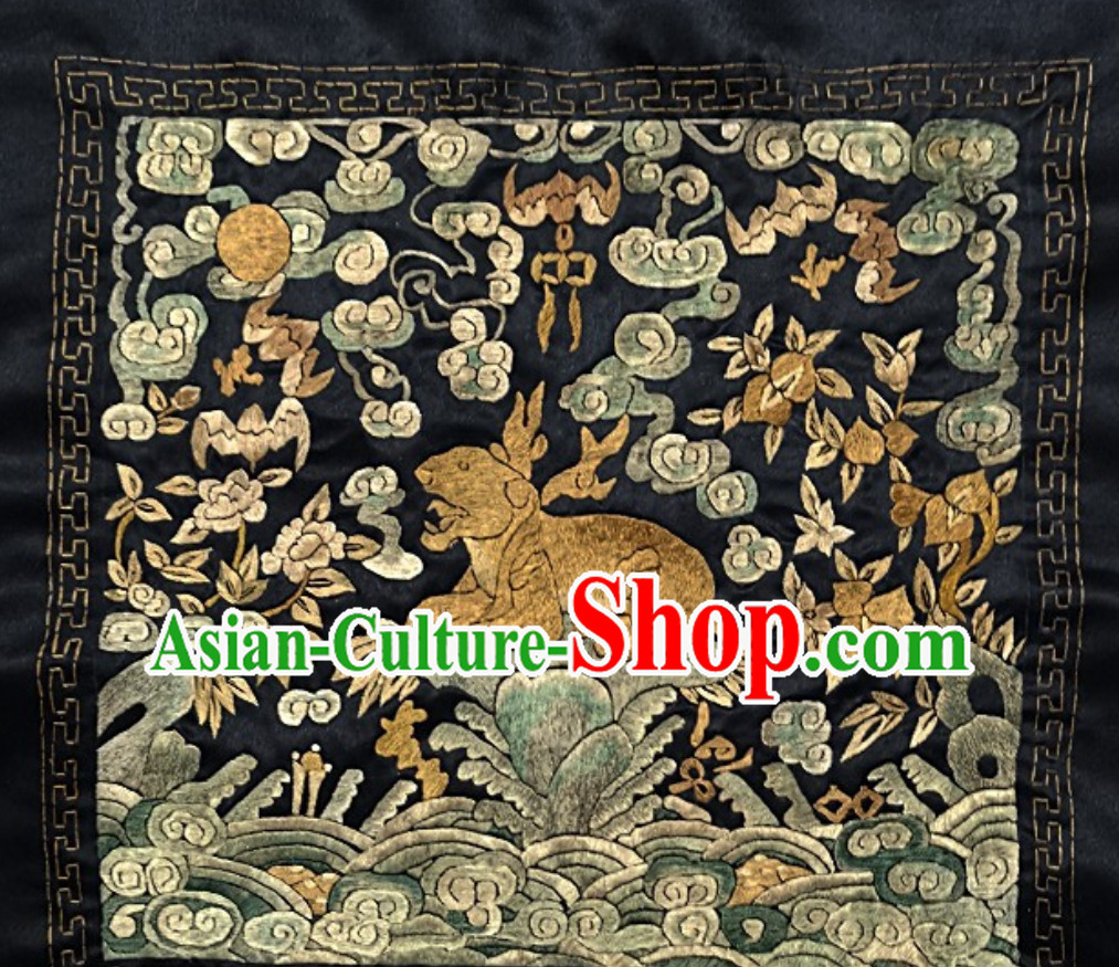 Classical Qing Dynasty Officer Bu Zi Embroidery Arts