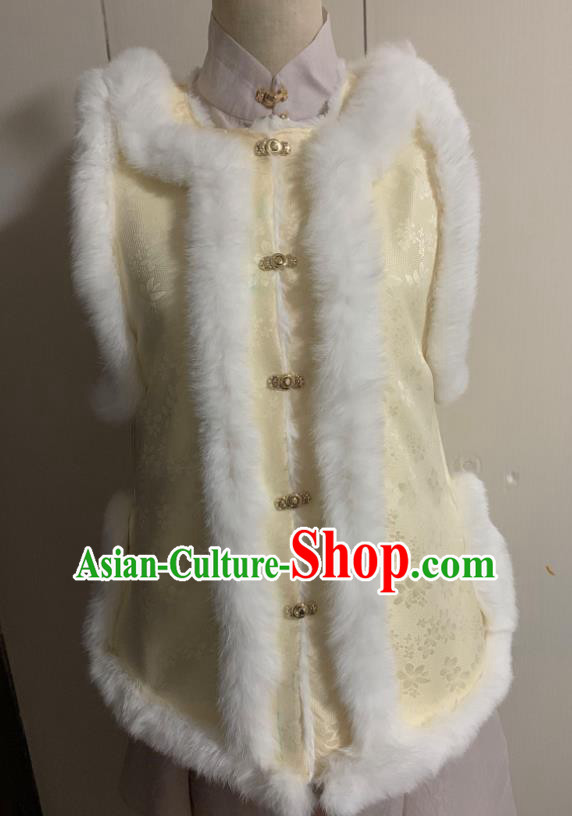 Chinese Ancient Nobility Lady Light Yellow Vest Traditional Ming Dynasty Princess Costume for Women