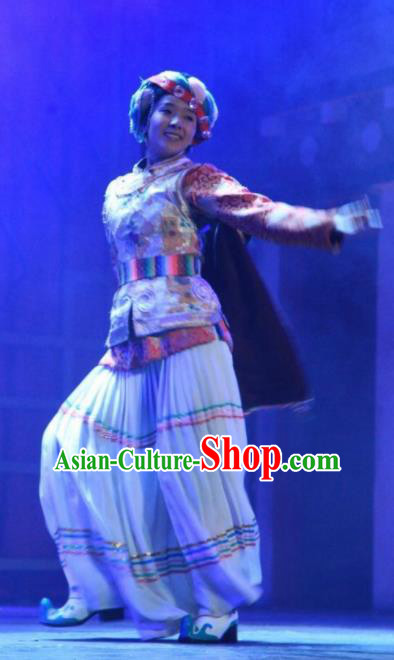 Chinese Impression of Lijiang Naxi Nationality Ethnic Bride Dance Dress Stage Performance Costume and Headpiece for Women