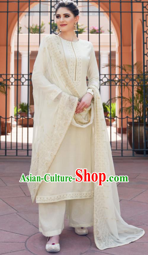 Asian Indian Punjabis White Muslin Blouse and Pants India Traditional Lehenga Choli Costumes Complete Set for Women