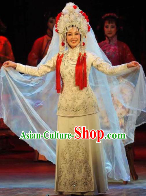 Chinese Unsurpassed Beauty Of A Generation Ancient Bride Wedding White Dress Stage Performance Dance Costume and Headpiece for Women