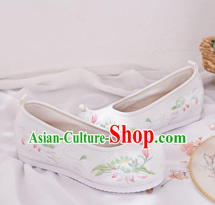 Traditional Chinese Embroidered Flower White Shoes Hanfu Shoes National Shoes for Women