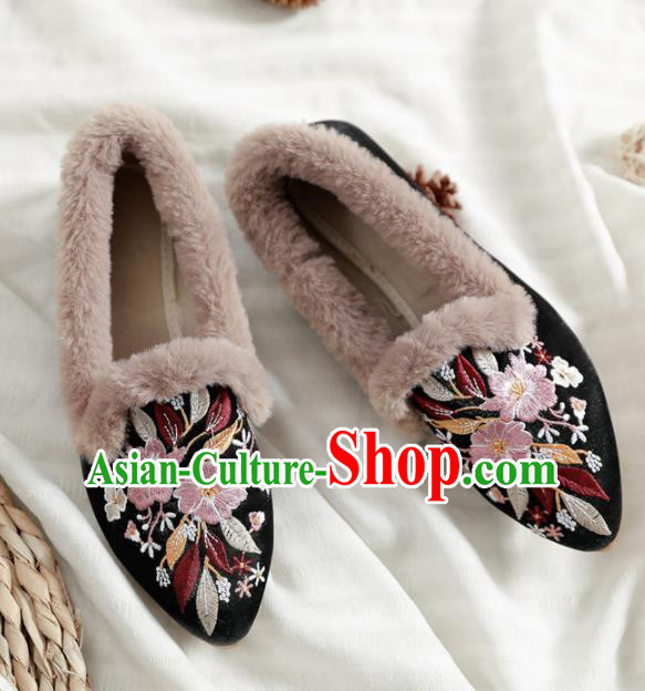 Traditional Chinese National Winter Shoes Embroidered Black Shoes Hanfu Shoes for Women