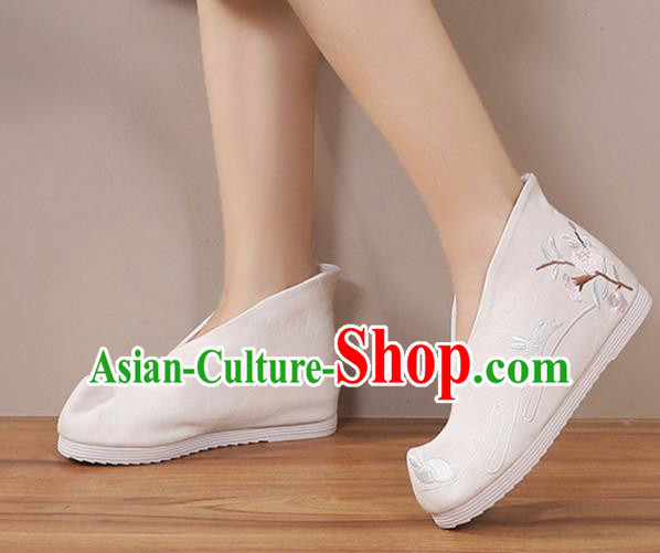 Handmade Chinese White Boots Traditional Embroidered Boots Hanfu Shoes for Women