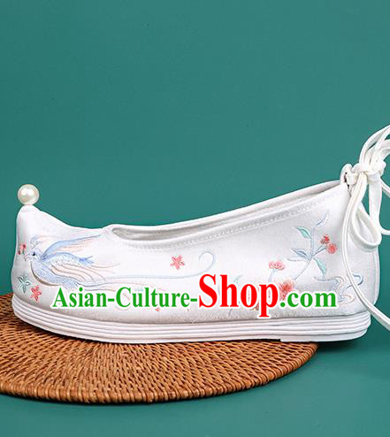 Chinese Traditional Embroidered Swallow White Shoes Hanfu Pearl Shoes Princess Shoes for Women