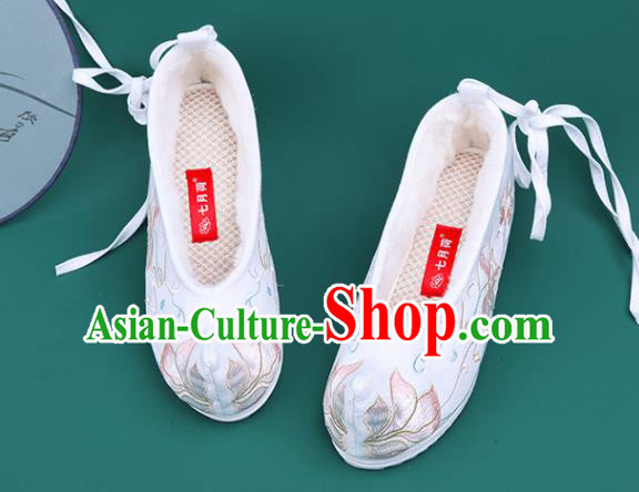 Chinese Winter Embroidered White Shoes Traditional Hanfu Shoes Princess Shoes for Women