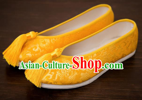 Traditional Chinese Handmade Hanfu Shoes Yellow Tassel Embroidered Shoes Satin Shoes for Women