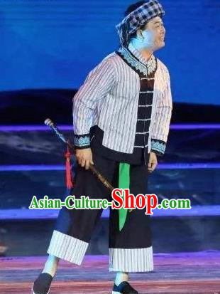Buyi Ba Yin Chinese Bouyei Nationality Male Clothing Stage Performance Dance Costume and Headpiece for Men