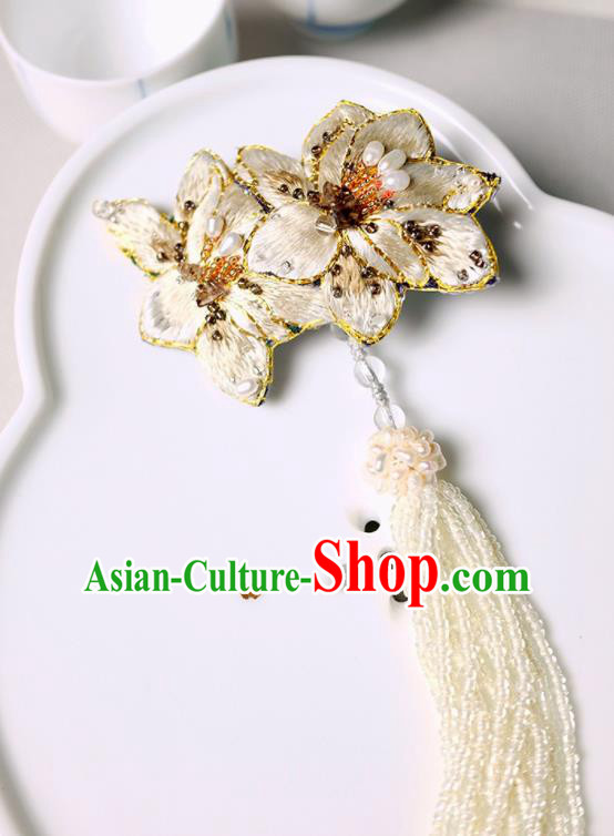 Chinese Traditional Jewelry Accessories Classical Embroidered White Mangnolia Tassel Brooch for Women