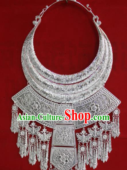 Chinese Traditional Miao Nationality Necklet Hmong Wedding Sliver Carving Necklace for Women