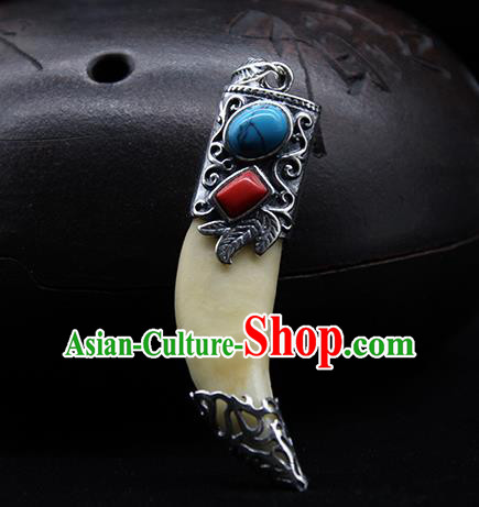 Chinese Traditional Mongolian Ethnic Sliver Carving Accessories Handmade Mongol Nationality Wolf Tooth Necklace Pendant for Women