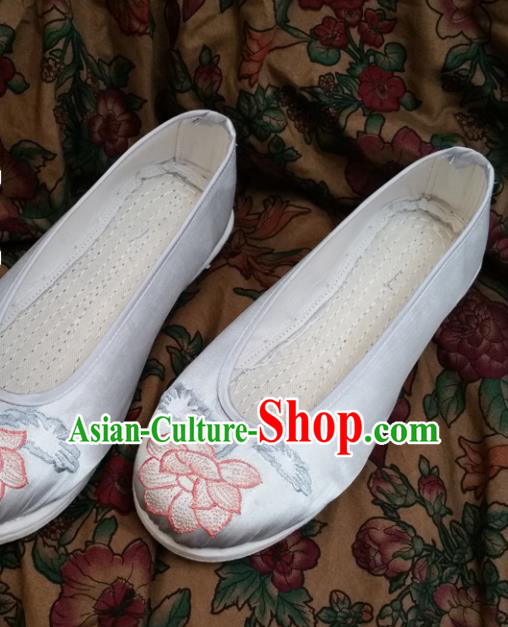 Chinese Ancient Princess Shoes Traditional White Satin Shoes Hanfu Shoes Embroidered Lotus Shoes for Women