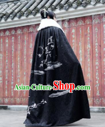 Traditional Chinese Ming Dynasty Princess Black Cloak Ancient Embroidered Costume for Women