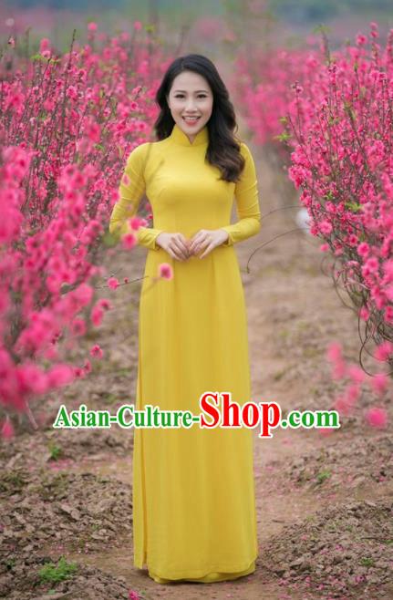 Asian Vietnam Traditional Cheongsam Vietnamese Bride Classical Yellow Aodai Qipao Dress for Women