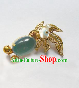 Traditional Chinese Ancient Palace Green Chalcedony Brooch Handmade Hanfu Goldfish Breastpin for Women