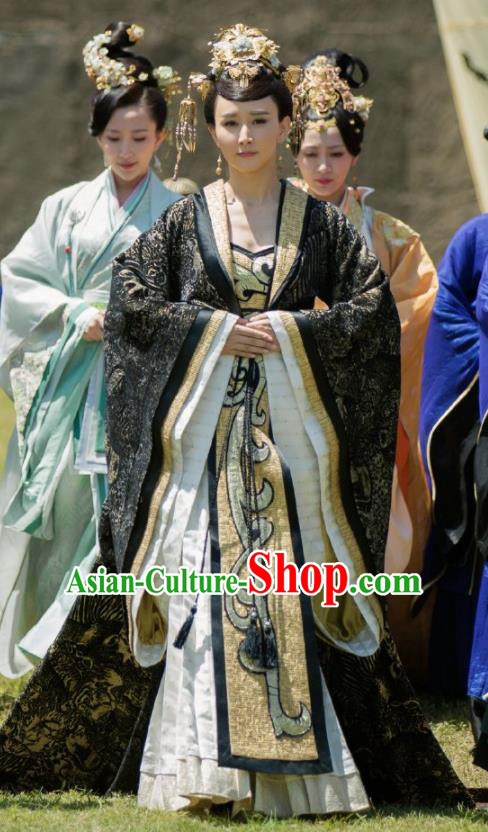 Chinese Traditional Shang Dynasty Queen Hanfu Dress Ancient Drama Hoshin Engi Empress Embroidered Historical Costume and Headpiece for Women