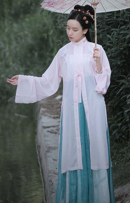 Traditional Chinese Ming Dynasty Young Mistress Hanfu Dress Ancient Nobility Lady Embroidered Historical Costume for Women