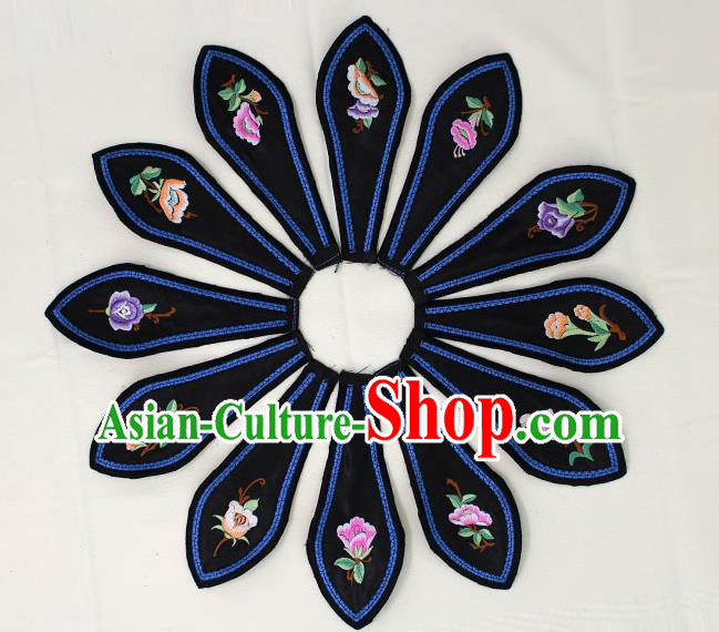 Chinese Ancient Qing Dynasty Princess Embroidered Black Shoulder Cappa Traditional Embroidery Appliqu Craft for Women