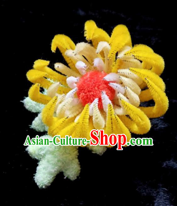 Handmade Chinese Ancient Qing Dynasty Yellow Velvet Chrysanthemum Hairpins Traditional Court Hanfu Hair Accessories for Women