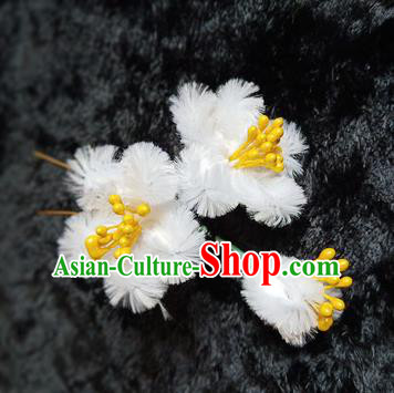 Chinese Handmade Qing Dynasty Court White Plum Velvet Hairpins Traditional Ancient Hanfu Hair Accessories for Women