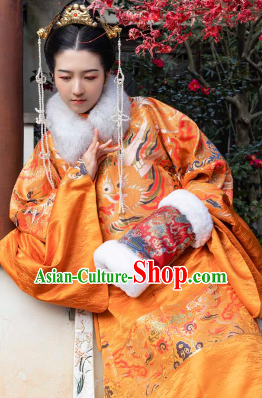 Chinese Traditional Ming Dynasty Imperial Consort Raglan Sleeve Ancient Palace Winter Red Oversleeve for Women