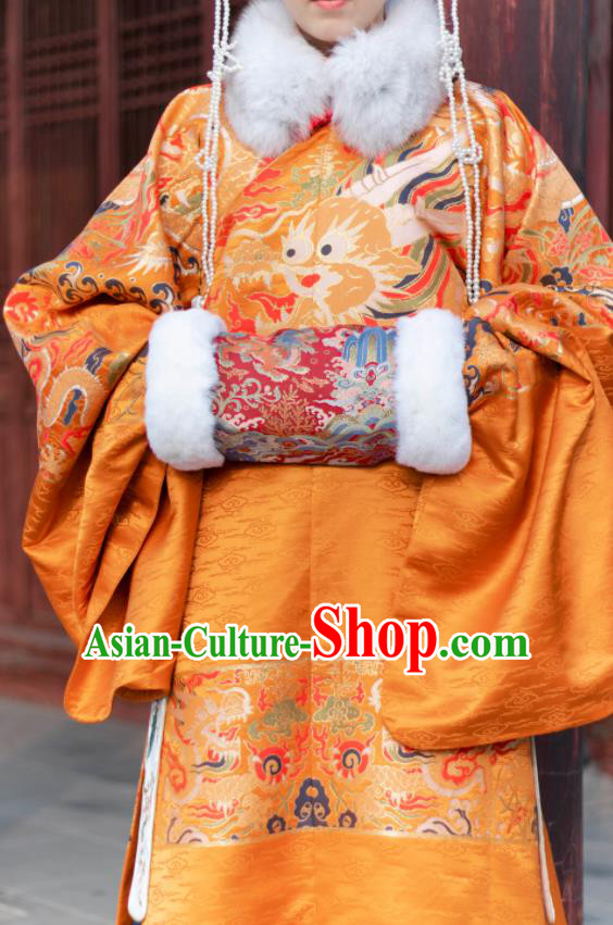 Chinese Traditional Ming Dynasty Imperial Consort Raglan Sleeve Ancient Palace Winter Red Oversleeve for Women