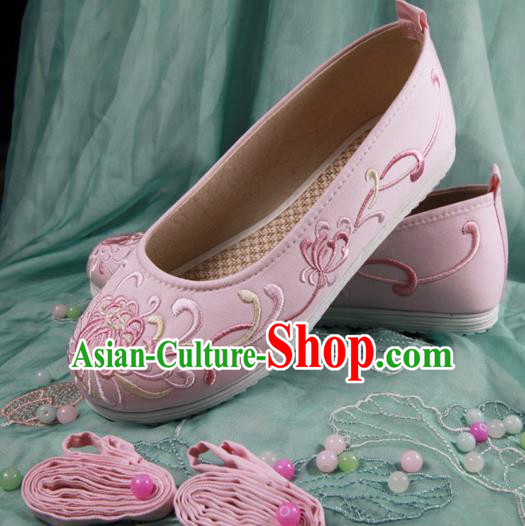 Chinese Handmade Embroidered Chrysanthemum Pink Cloth Shoes Traditional Ming Dynasty Hanfu Shoes Princess Shoes for Women