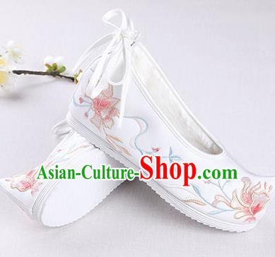 Chinese Handmade Opera Winter White Embroidered Shoes Traditional Hanfu Shoes National Shoes for Women