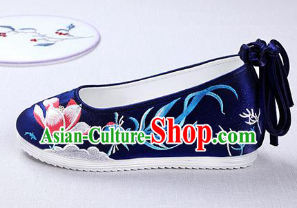 Chinese Handmade Opera Embroidered Lotus Goldfish Royalblue Shoes Traditional Hanfu Shoes National Shoes for Women