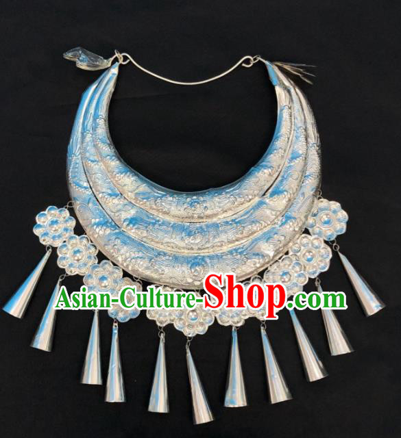 Chinese Handmade Traditional Miao Nationality Bride Silver Carving Necklace Ethnic Wedding Accessories for Women