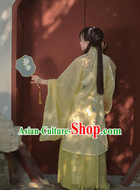 Chinese Ancient Ming Dynasty Royal Princess Yellow Dress Costumes Traditional Hanfu Cloud Shoulder Blouse and Skirt for Patrician Lady