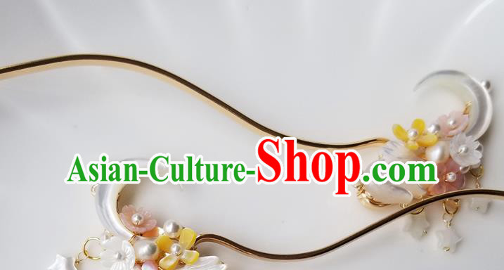 Chinese Classical Shell Moon Hair Clip Hanfu Hair Accessories Handmade Ancient Queen Pearls Tassel Hairpins for Women