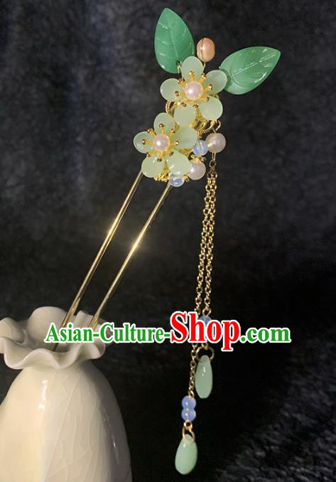 Chinese Classical Green Plum Flowers Hair Clip Hanfu Hair Accessories Handmade Ancient Princess Hairpins Tassel Step Shake for Women