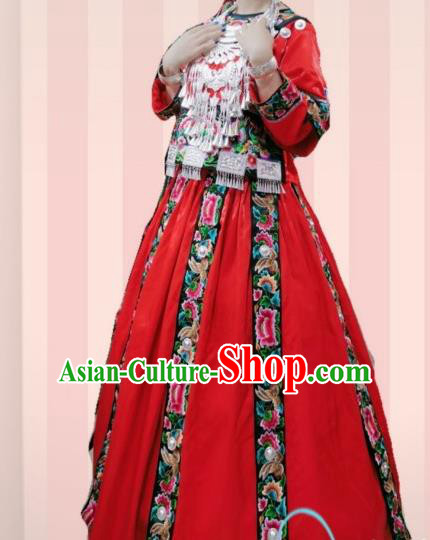 China Hmong Bride Wedding Embroidered Red Blouse and Skirt Miao Minority Traditional Festival Apparels Ethnic Celebration Clothing
