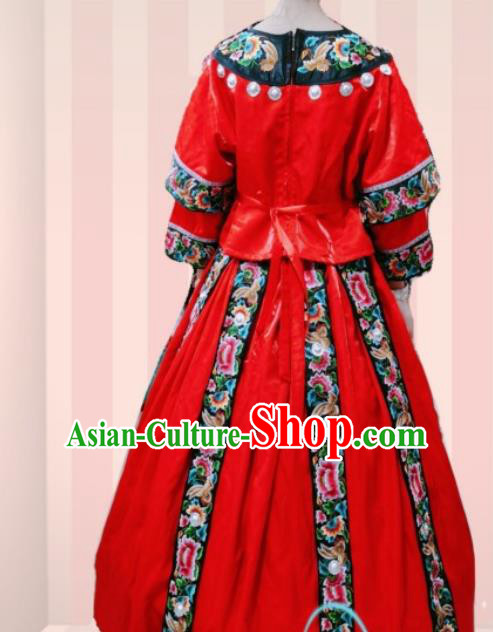 China Hmong Bride Wedding Embroidered Red Blouse and Skirt Miao Minority Traditional Festival Apparels Ethnic Celebration Clothing