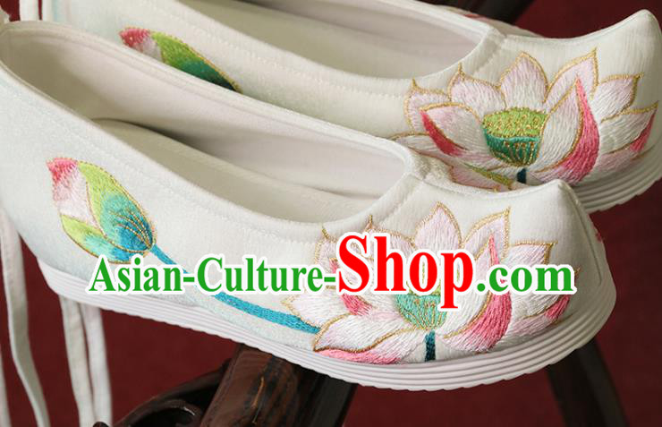 China Handmade White Satin Shoes Song Dynasty Princess Shoes Hanfu Shoes Embroidered Lotus Shoes